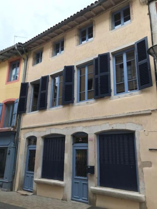 La Maison De Lea, Chambres D'Hotes De 14 Couchages Tournus Luaran gambar