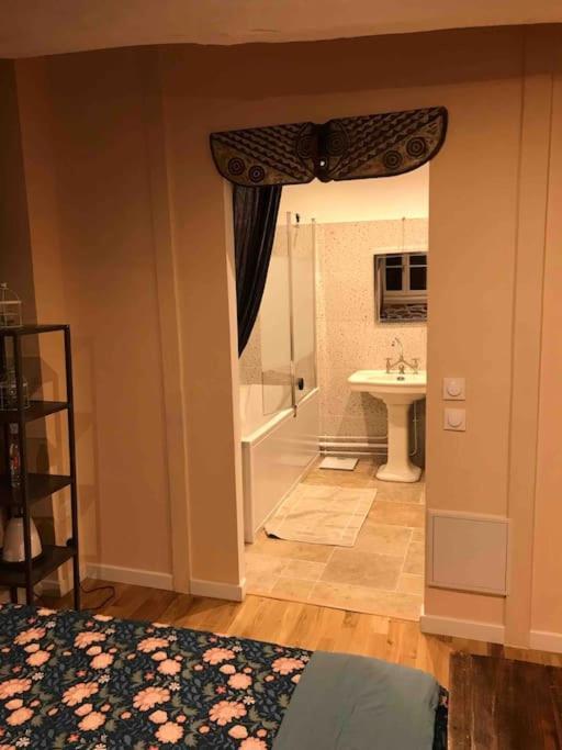 La Maison De Lea, Chambres D'Hotes De 14 Couchages Tournus Luaran gambar