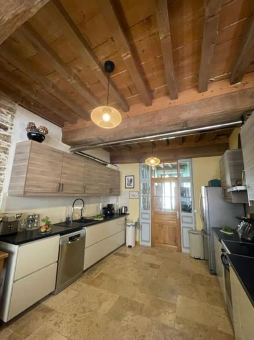 La Maison De Lea, Chambres D'Hotes De 14 Couchages Tournus Luaran gambar